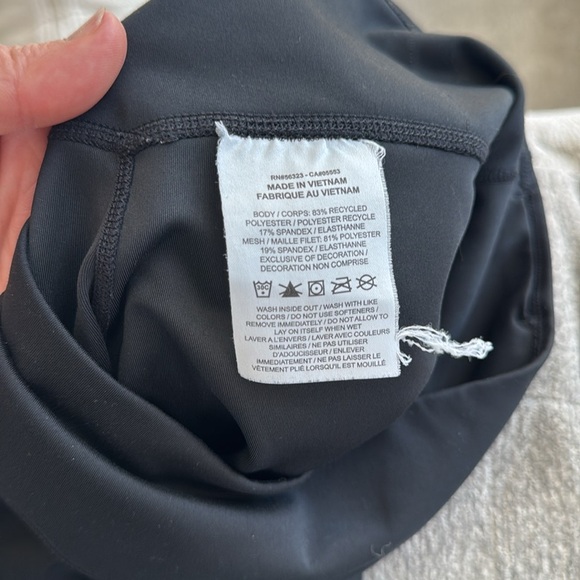 Nike Dri Fit athletic leggings. Women’s size medium. Black. Great condition! - Picture 9 of 9